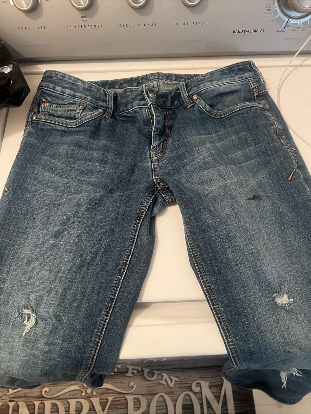 Express Women's Straight Leg Jeans in Medium Blue Wash